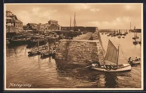 AK Mevagissey, Blick in den Hafen mit Booten