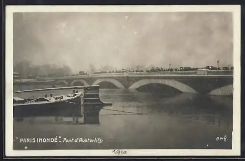 AK Paris, Inondation, Pont d`Austerlitz et bateau sur la Seine