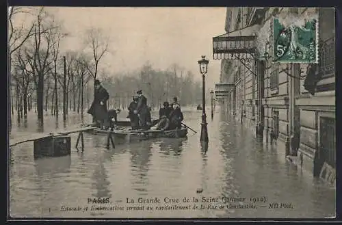 AK Paris, La Grande Crue de la Seine 1910, embarcations rue de Constantine