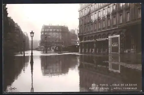 AK Paris, Crue de la Seine, Rue St Lazare, Hôtel Terminus