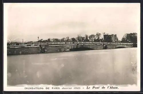 AK Paris, Inondations de janvier 1910, Le Pont de l`Alma