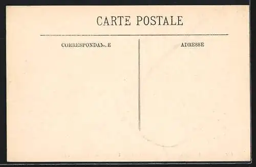 AK Paris, Inondations de 1910, Un bateau de fortune naviguant dans les rues inondées