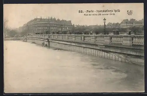 AK Paris, Inondations 1910, Pont de l`Alma submergé le 28 janvier