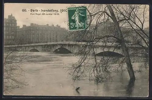 AK Paris, Inondations 1910, Vue du Pont Royal le 28 Janvier