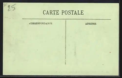 AK Paris, Inondations de 1910, la Rue du Haut-Pavé animée