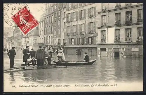 AK Paris, Inondations de 1910: Ravitaillement Quai Montebello