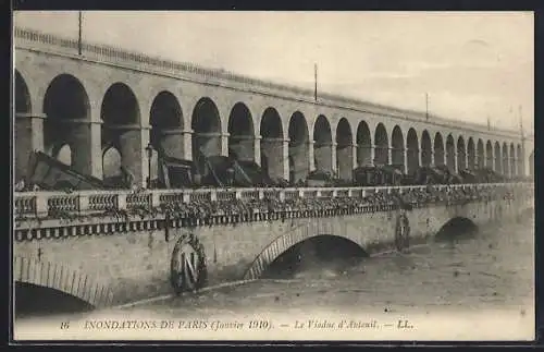 AK Paris, Inondations de 1910, Le Viaduc d`Auteuil
