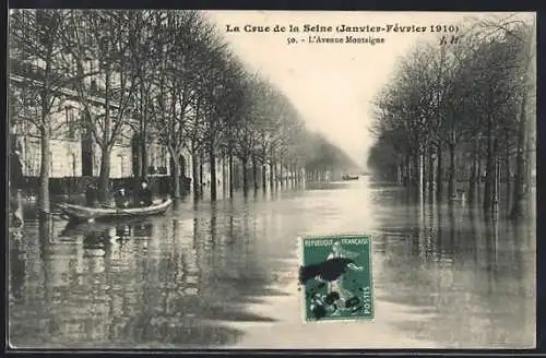 AK Paris, La Crue de la Seine 1910, L`Avenue Montaigne inondée avec barques