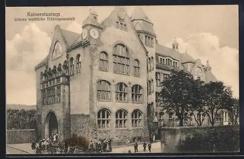 AK Kaiserslautern, Höhere weibliche Bildungsanstalt