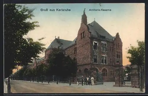 AK Karlsruhe, Artillerie-Kaserne mit Soldaten in Uniform