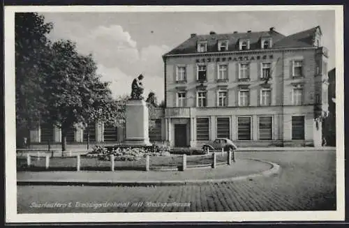 AK Saarlautern, Dreissigerdenkmal mit Kreissparkasse