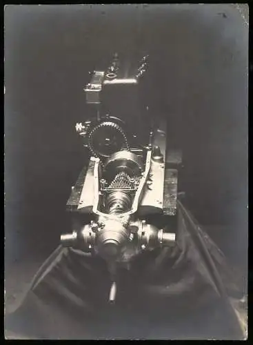 11 Fotografien Auto & OHV - Motoren - Fabrikation, Fahrzeugmontage, Motorenschlosser, Ingenieure für Maschinenbau