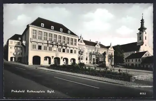 AK Pinkafeld im Bgld., der Rathausplatz
