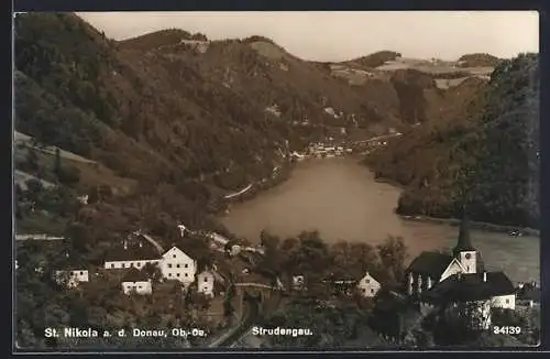 AK St. Nikola a. d. Donau, Ortsansicht mit Flusspartie