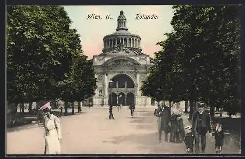 AK Wien, Wiener Prater, Rotunde mit Passanten