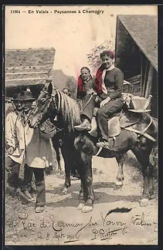 AK En Valais, Paysannes a Champery, Volkstypen aus der Schweiz mit Pferden