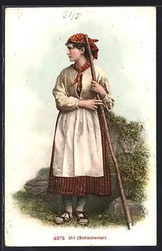 AK Schächental, Schweizerin in Tracht mit Stock