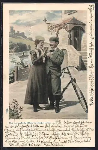 AK Wo der Wein im Becher glüht, Fahrradfahrer und Frau prosten sich zu