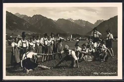 AK Bayerische Jugendlichen beim Fingerhackeln