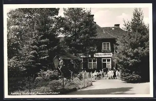 AK Karlsbad, Gaststätte Freundschaftshöhe mit Gästen im Gartenlokal