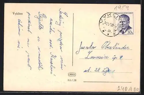 AK Vyklice, Strassenpartie mit Gebäudeansicht im Sonnenschein