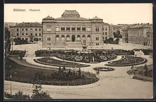AK Weimar / Thüringen, Museum mit Brunnen