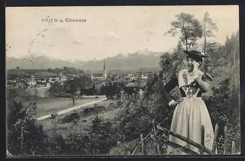 AK Prien a. Chiemsee, Panorama und Frau in Volkstracht