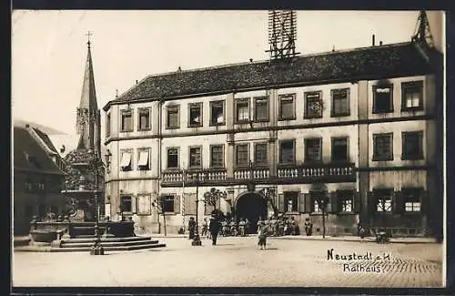 AK Neustadt / Haardt, Szene am Rathaus