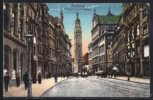 AK Augsburg, Strasse am Perlachturm und Rathaus, Strassenbahn