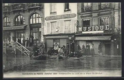 AK Paris, Inondation de 1910, Embarcadère au coin de la Place St-Michel