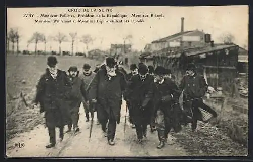 AK Ivry, Crue de la Seine: Visite de M. Fallières, Président de la République, et de M. Briand aux inondés