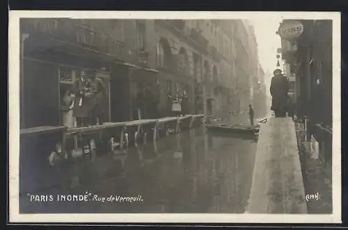 AK Paris, Inondation de la Rue de Verneuil