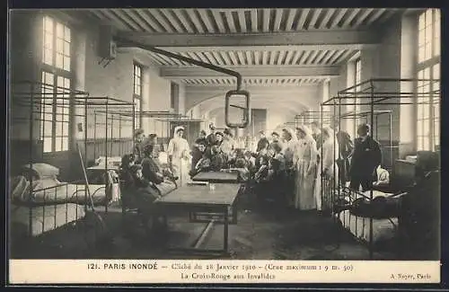 AK Paris, La Croix-Rouge aux Invalides lors de l`inondation de 1910