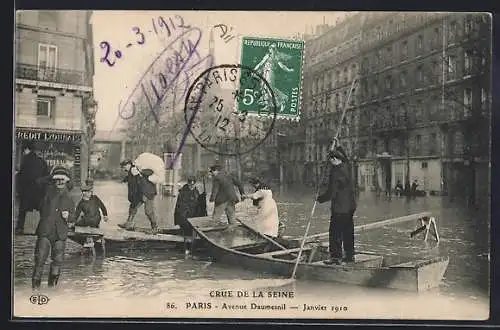 AK Paris, Avenue Daumesnil inondée lors de la crue de la Seine, janvier 1910