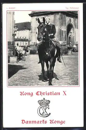 AK König Christian X von Dänemark zu Pferde vor dem Schloss Christiansburg