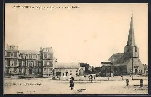 AK Momignies, Hôtel de ville et l`Eglise