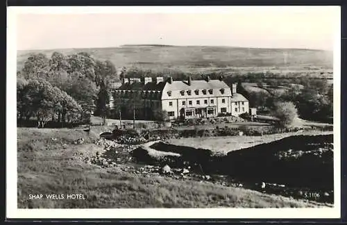 AK Shap, Wells Hotel