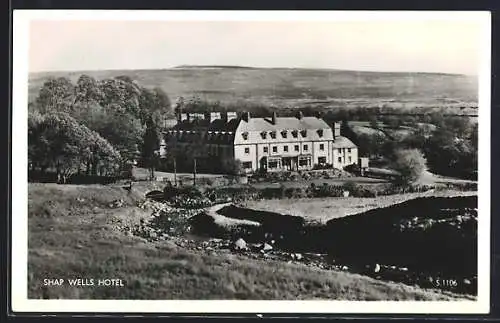 AK Shap, Wells Hotel
