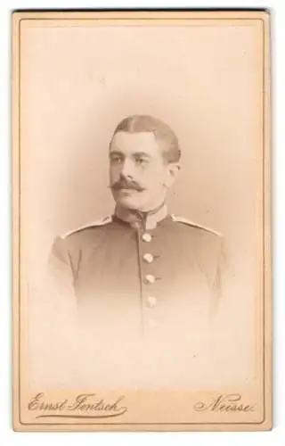 Fotografie Ernst Jentsch, Neisse, Uffz. Meier in Uniform mit Mustasch, 1888