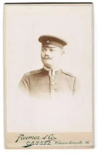 Fotografie Roemer & Co., Cassel, Einjährig-Freiwilliger Uffz. C. Hohmann in Uniform Rgt. 83, 1896