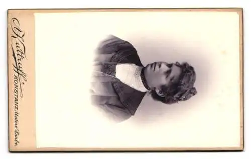 Fotografie A. Kuttruff, Konstanz, Untere Laube 11a, Monogramm nebst Anschrift des Atelier, stilistische Landschaft