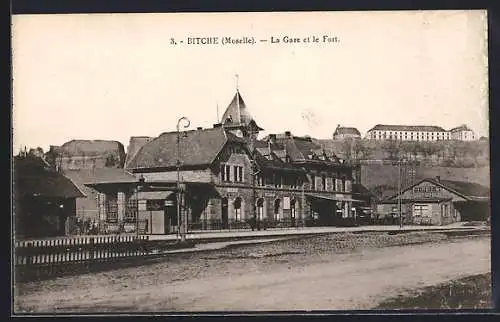 AK Bitche /Moselle, La Gare et le Fort