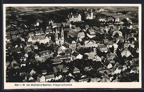 AK Werl in Westf., Ortsansicht mit Wallfahrtskirche, Fliegeraufnahme