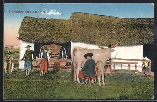 AK Hortobágy, Bauer beim Melken und Paar in Tracht vor Bauernhaus