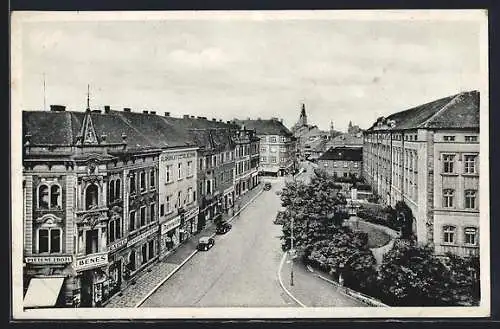AK Laun / Louny, Strassenpartie im Ort aus der Vogelschau