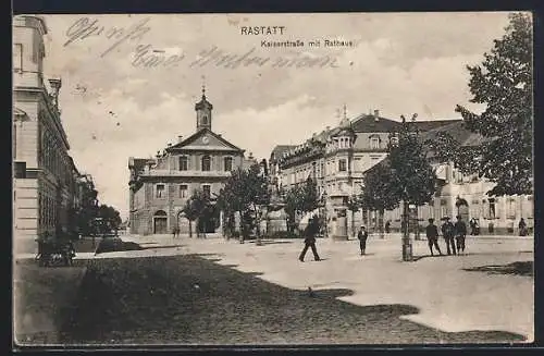 AK Rastatt, Kaiserstrasse mit Rathaus