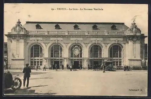 AK Troyes, La Gare-Le Nouveau Vestibule, Bahnhof