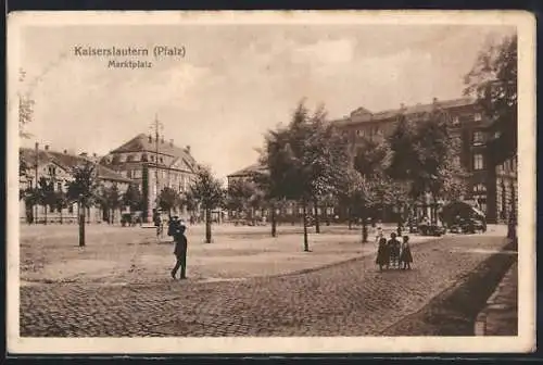 AK Kaiserslautern, Marktplatz mit Menschen