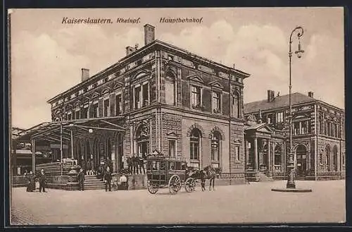 AK Kaiserslautern /Rheinpf., Pferdekutsche vor dem Bahnhof