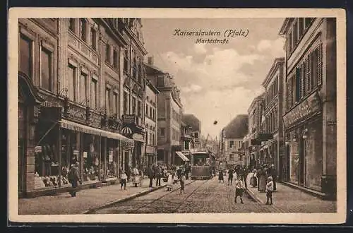 AK Kaiserslautern / Pfalz, Partie an der Marktstrasse mit Strassenbahn